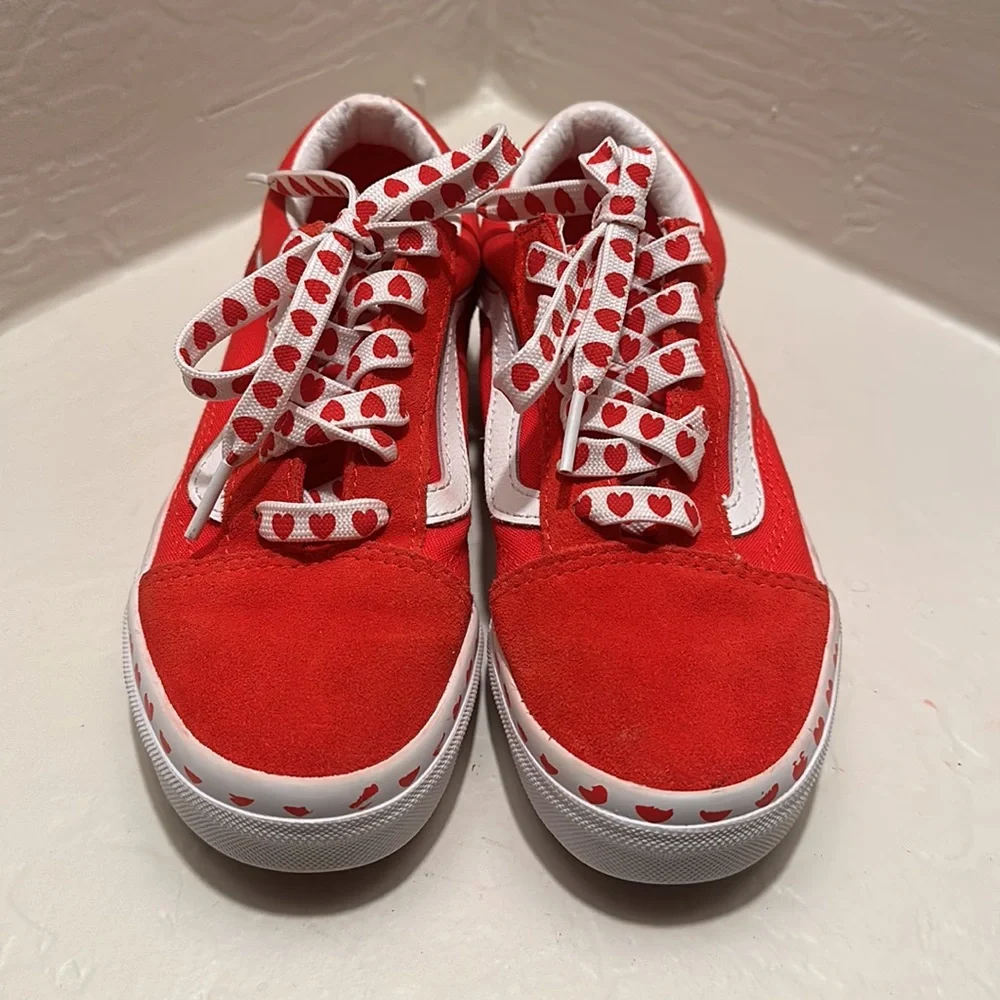 VANS Heart Foxing Old Skool Juniors Shoes Size 2.5 Red & White Leather/Canvas.